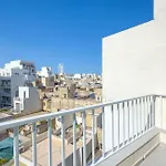 Sunsoaked Msida Penthouses With Hot Tub, Wifi & Ac By 360 Estates شقة Santa Vennera