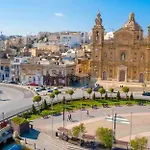 Sunsoaked Msida Penthouses With Hot Tub, Wifi & Ac By 360 Estates