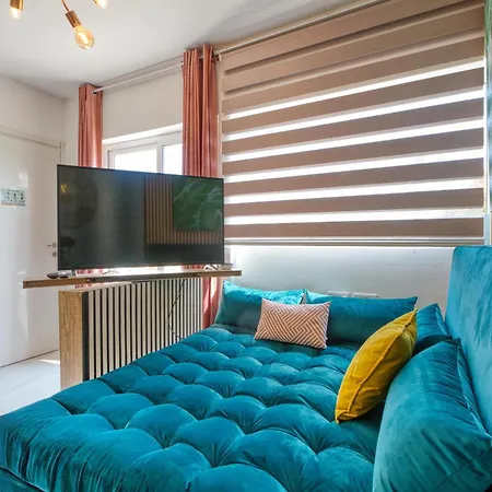 Sunsoaked Msida Penthouses With Hot Tub, Wifi & Ac By 360 Estates Santa Venera