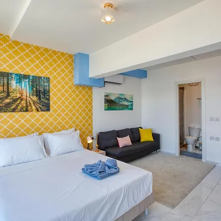 Sunsoaked Msida Penthouses With Hot Tub, Wifi & Ac By 360 Estates Apartman