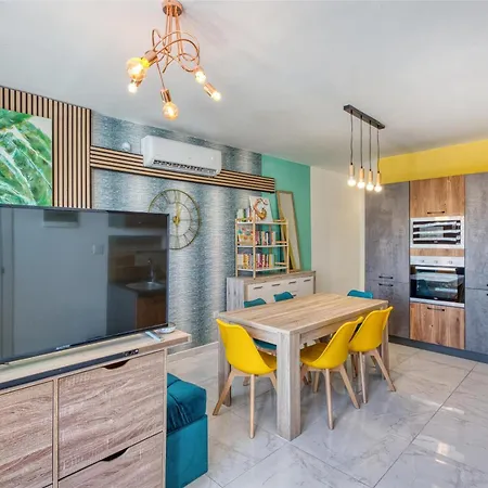 Sunsoaked Msida Penthouses With Hot Tub, Wifi & Ac By 360 Estates Apartman *
