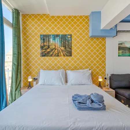 Apartman Sunsoaked Msida Penthouses With Hot Tub, Wifi & Ac By 360 Estates *