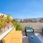 Sunsoaked Msida Penthouses With Hot Tub, Wifi & Ac By 360 Estates Apartment