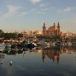Sunsoaked Msida Penthouses With Hot Tub, Wifi & Ac By 360 Estates