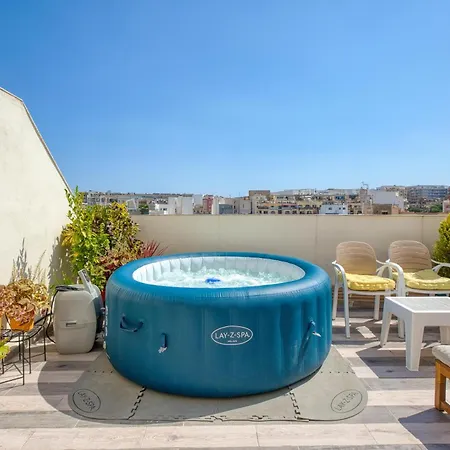 Apartamento Sunsoaked Msida Penthouses With Hot Tub, Wifi & Ac By 360 Estates *
