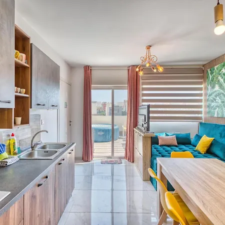 Sunsoaked Msida Penthouses With Hot Tub, Wifi & Ac By 360 Estates *