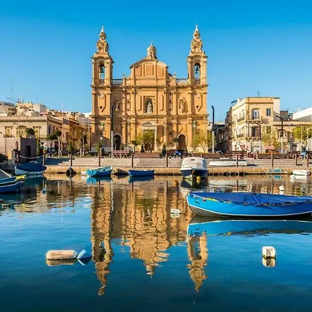 Sunsoaked Msida Penthouses With Hot Tub, Wifi & Ac By 360 Estates