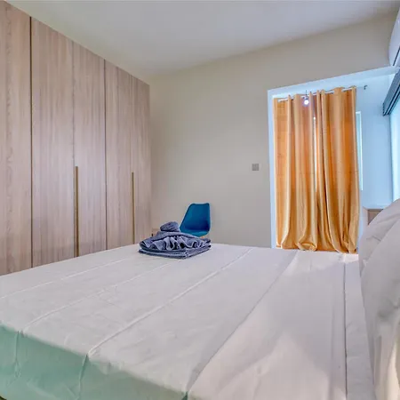 Apartamento Sunsoaked Msida Penthouses With Hot Tub, Wifi & Ac By 360 Estates
