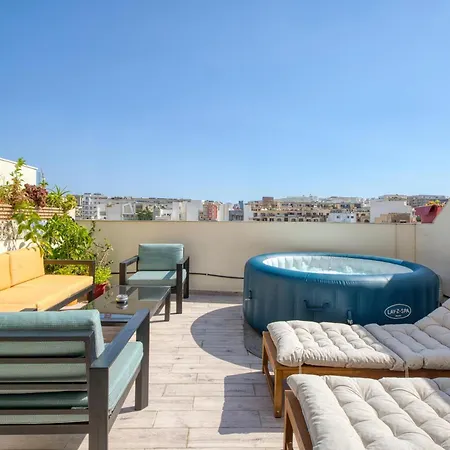 Sunsoaked Msida Penthouses With Hot Tub, Wifi & Ac By 360 Estates