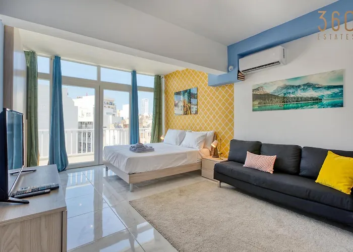 Sunsoaked Msida Penthouses With Hot Tub, Wifi & Ac By 360 Estates *