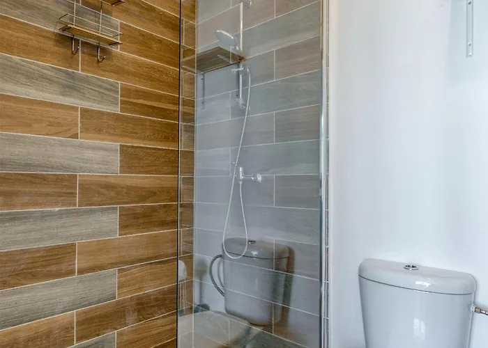 Sunsoaked Msida Penthouses With Hot Tub, Wifi & Ac By 360 Estates