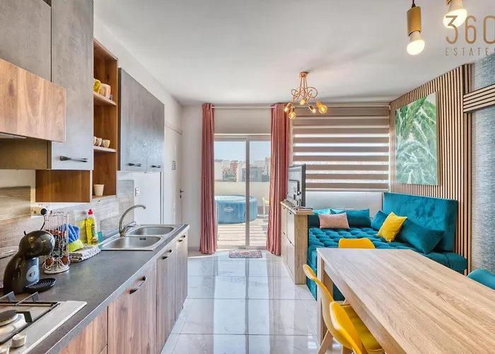 Sunsoaked Msida Penthouses With Hot Tub, Wifi & Ac By 360 Estates *