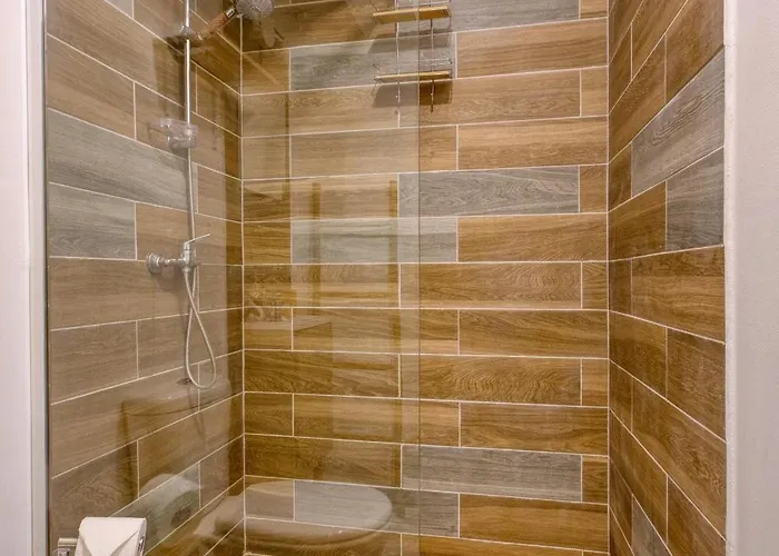 Sunsoaked Msida Penthouses With Hot Tub, Wifi & Ac By 360 Estates * Santa Vennera