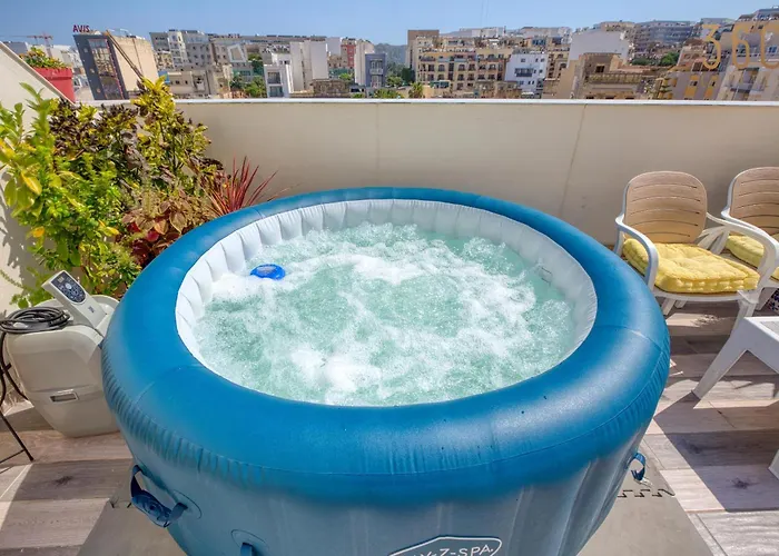 Apartamento Sunsoaked Msida Penthouses With Hot Tub, Wifi & Ac By 360 Estates *