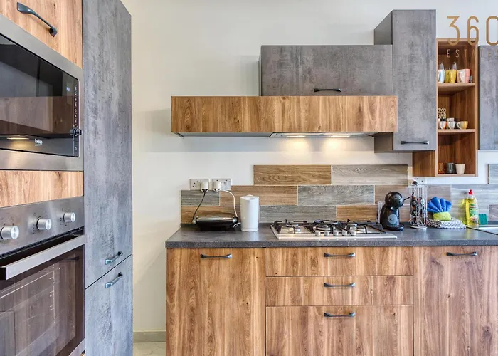 Sunsoaked Msida Penthouses With Hot Tub, Wifi & Ac By 360 Estates Santa Vennera