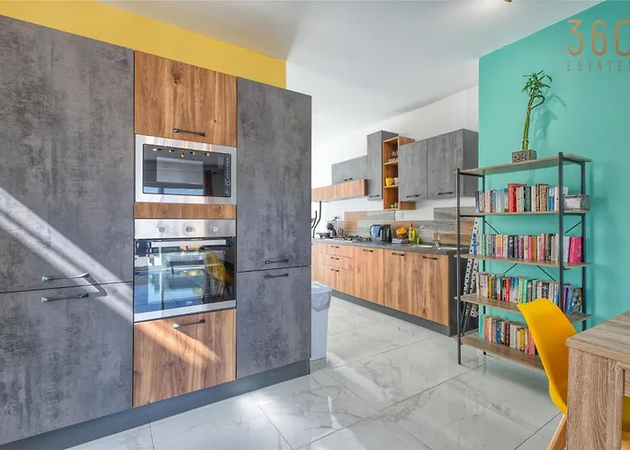 Sunsoaked Msida Penthouses With Hot Tub, Wifi & Ac By 360 Estates * Santa Vennera