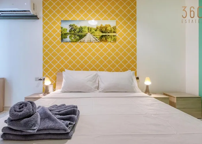 Sunsoaked Msida Penthouses With Hot Tub, Wifi & Ac By 360 Estates *