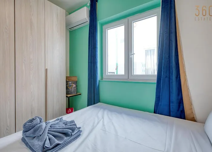 Sunsoaked Msida Penthouses With Hot Tub, Wifi & Ac By 360 Estates * Santa Vennera