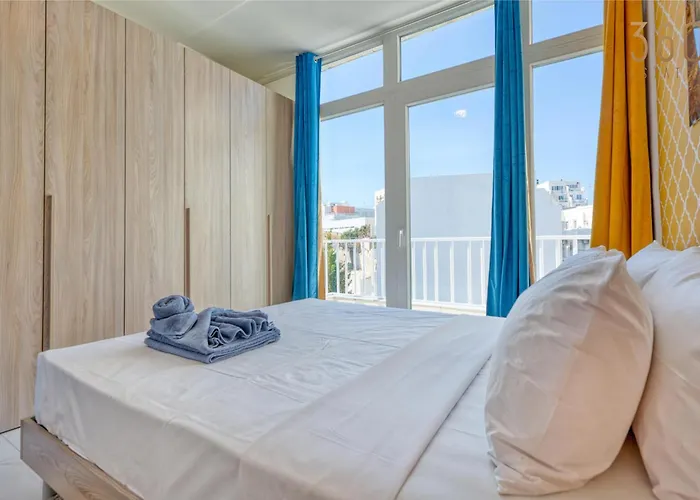 Sunsoaked Msida Penthouses With Hot Tub, Wifi & Ac By 360 Estates Apartamento Santa Vennera