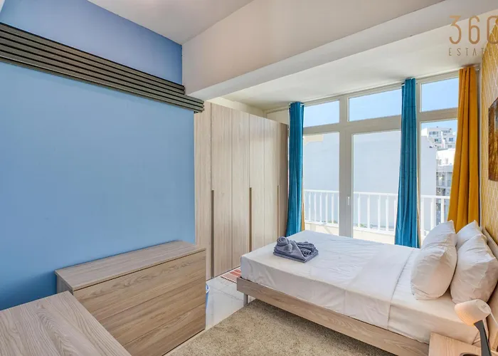 Sunsoaked Msida Penthouses With Hot Tub, Wifi & Ac By 360 Estates Apartamento