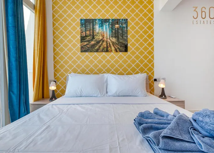 Sunsoaked Msida Penthouses With Hot Tub, Wifi & Ac By 360 Estates *