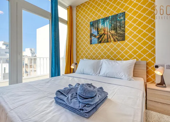 Sunsoaked Msida Penthouses With Hot Tub, Wifi & Ac By 360 Estates * Santa Vennera