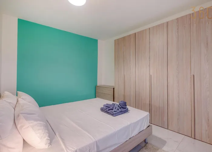 Sunsoaked Msida Penthouses With Hot Tub, Wifi & Ac By 360 Estates Apartamento Santa Vennera