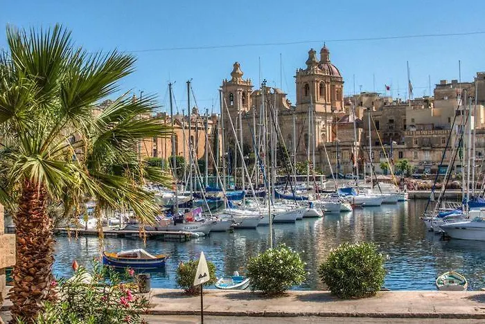 Sunsoaked Msida Penthouses With Hot Tub, Wifi & Ac By 360 Estates Apartamento